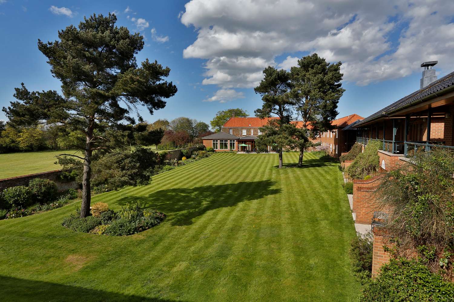 Knights Hill Hotel & Spa 35/41