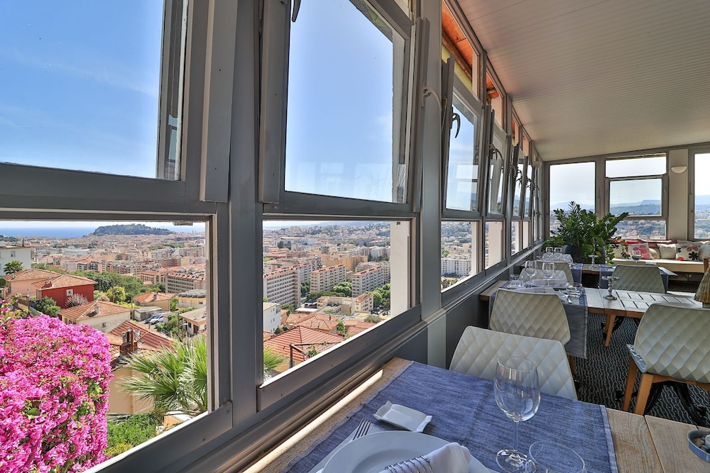 Le Panoramic Boutique Hotel 40/70