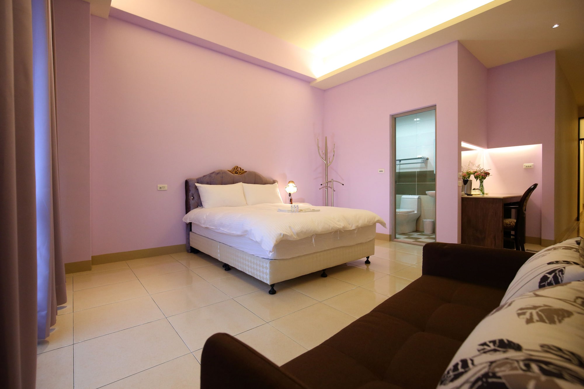 DELUXE, DOUBLE BED