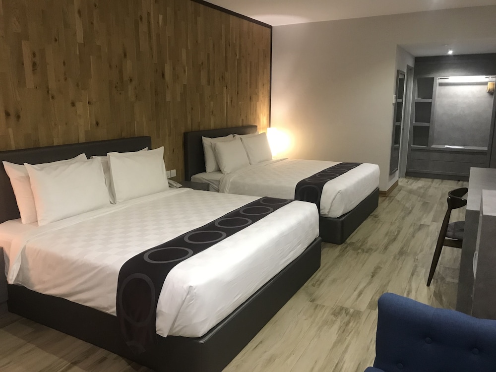 FRAME HOTEL 24/51