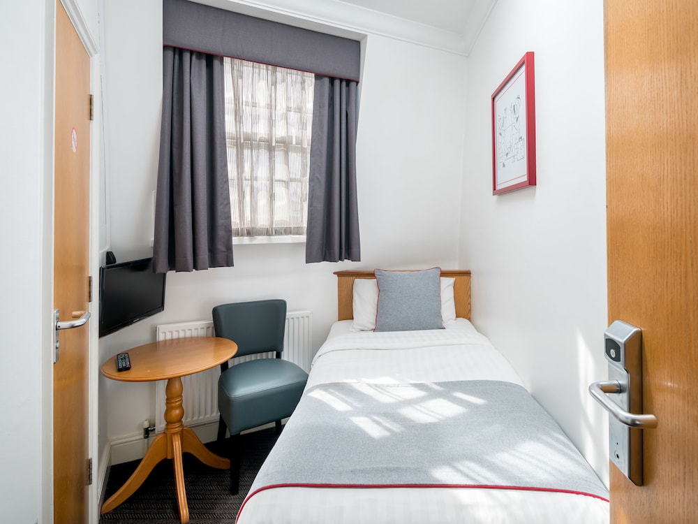 OYO Townhouse New England, London Victoria 9/33