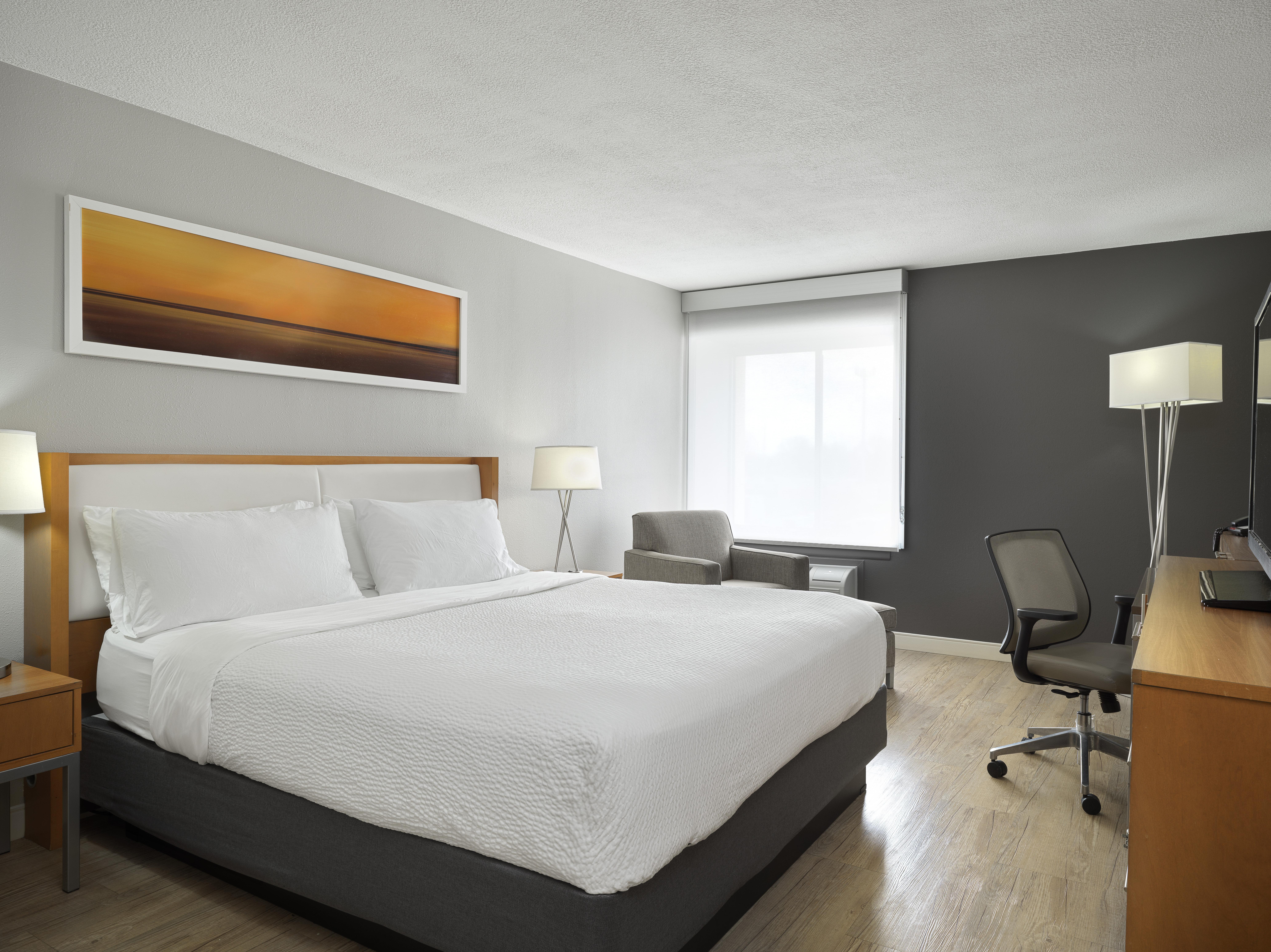 غرفة بسرير كينج، Holiday Inn St Louis Sw Route 66 3/7