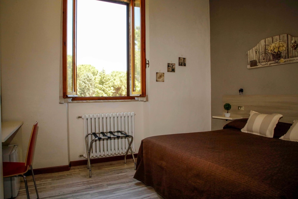HOTEL MOM ASSISI 11/50