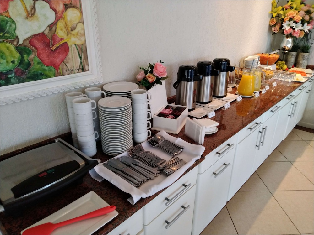 Bombinhas Blue Suites 8/19