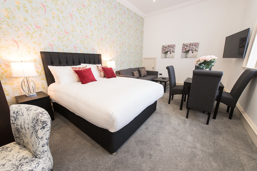 Royal Princes Suites 4/37