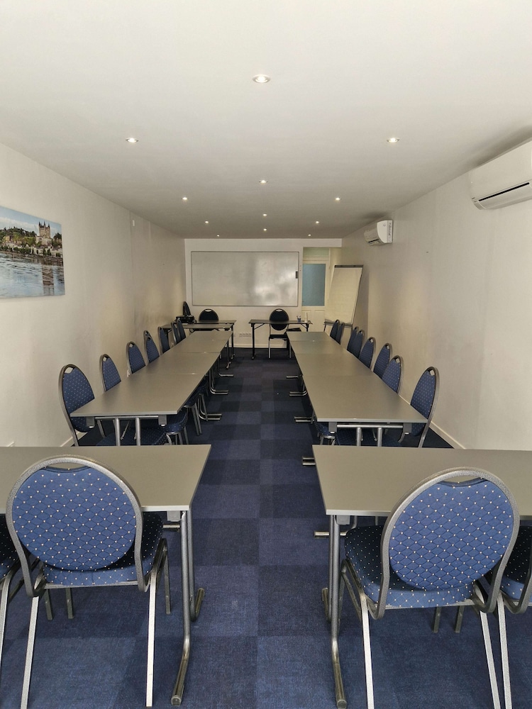 Kyriad Saumur Centre 34/42