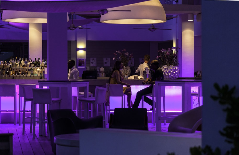 Papagayo Beach Hotel 59/76