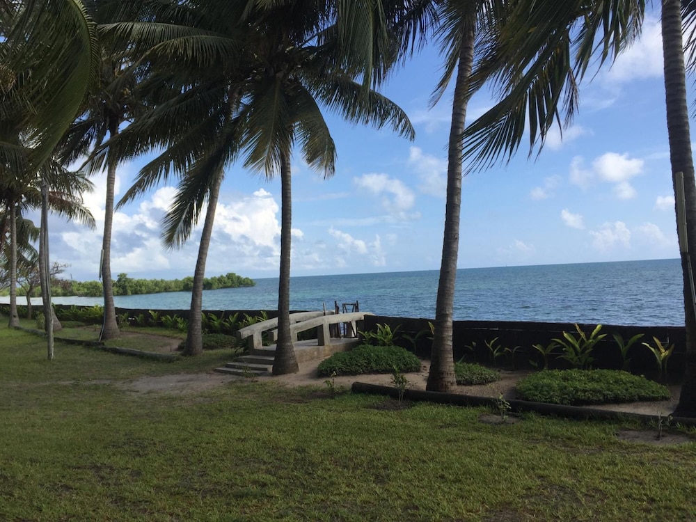 Oceanic Bay Hotel and Resort 27/43