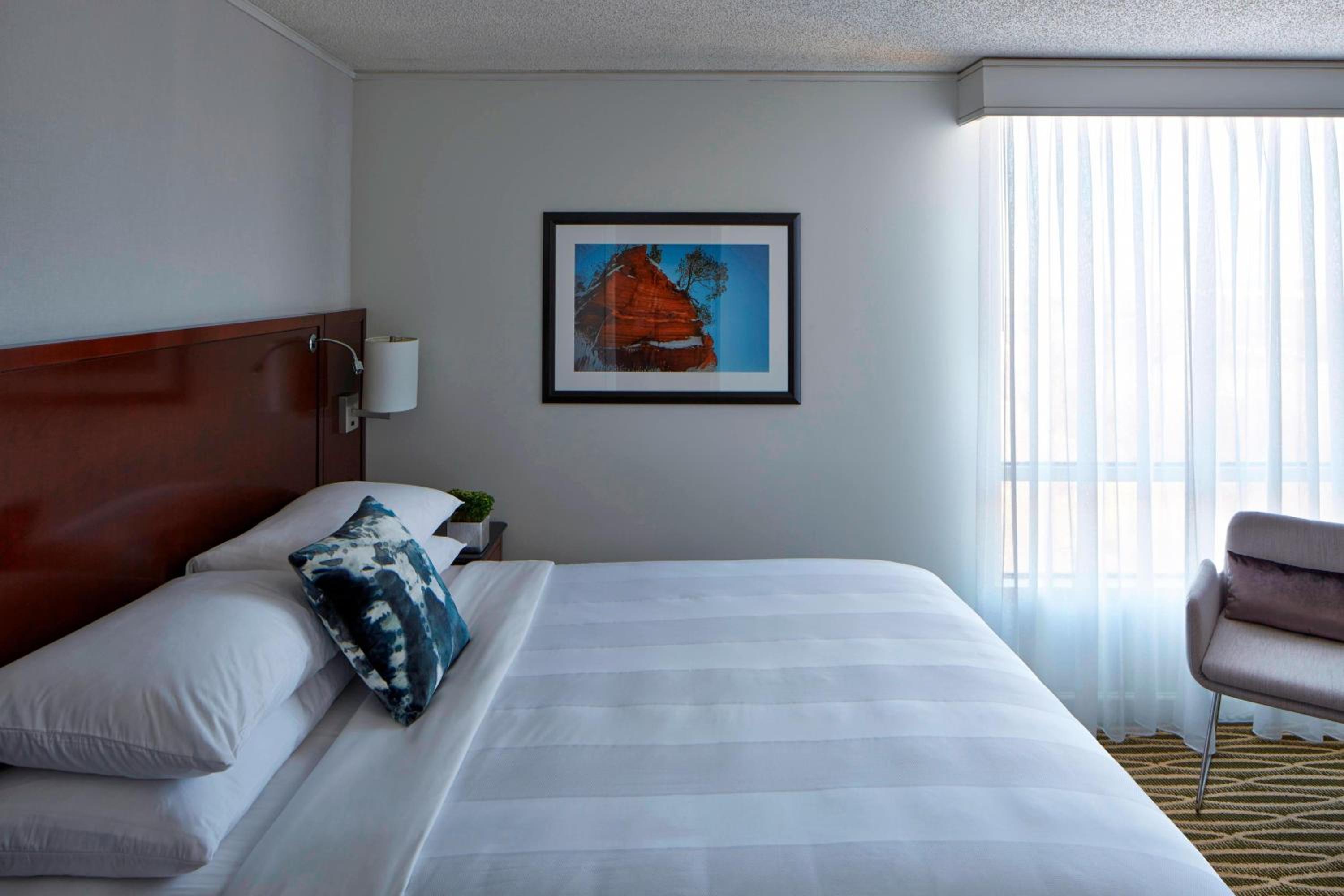 Room at MINNEAPOLIS MARRIOTT SOUTHWEST, MINNETONKA - MN
