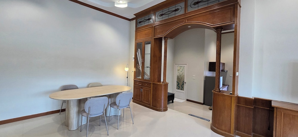 2 Bedrooms, Pool, Villa, Twin Beds, Shared Pool, ROYAL PINEAPPLE HOTEL a welcome to wealth and good fortune 4/4