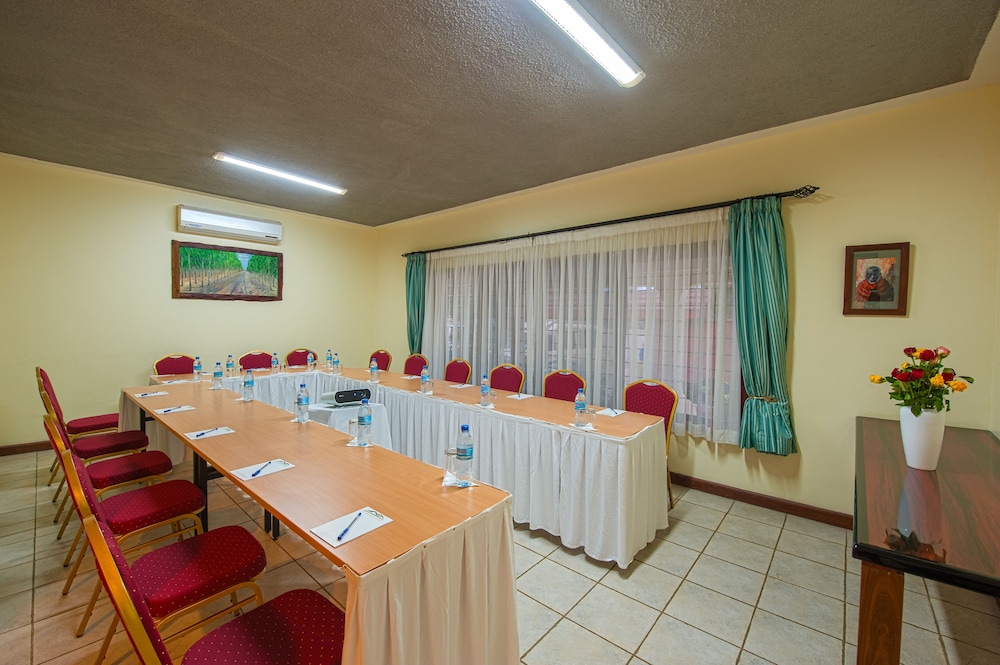 The Milimani Lodge 37/41