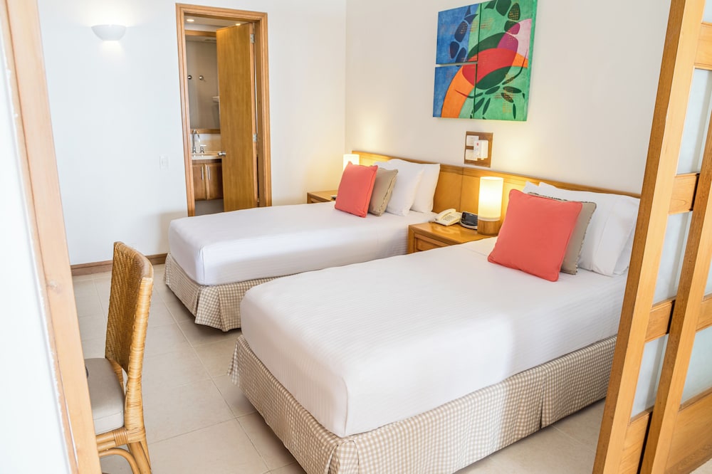 2 BEDROOMS, SUITE