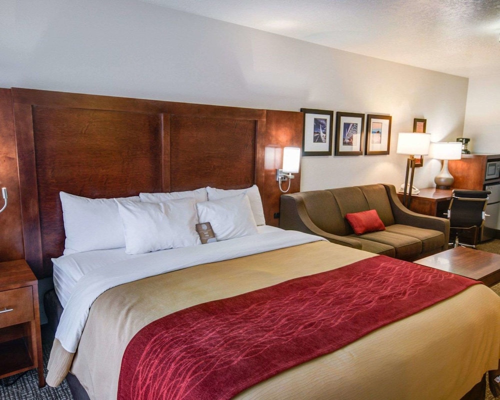 Comfort Inn Redding Near I-5 8/41