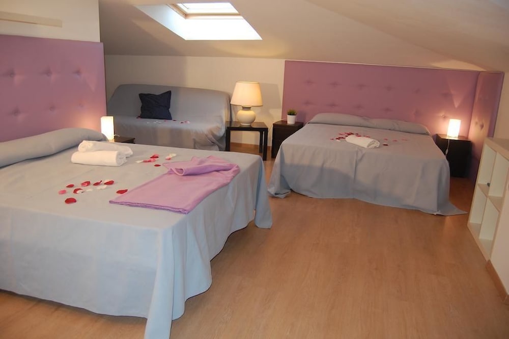 ROOM, QUADRUPLE, ATTIC