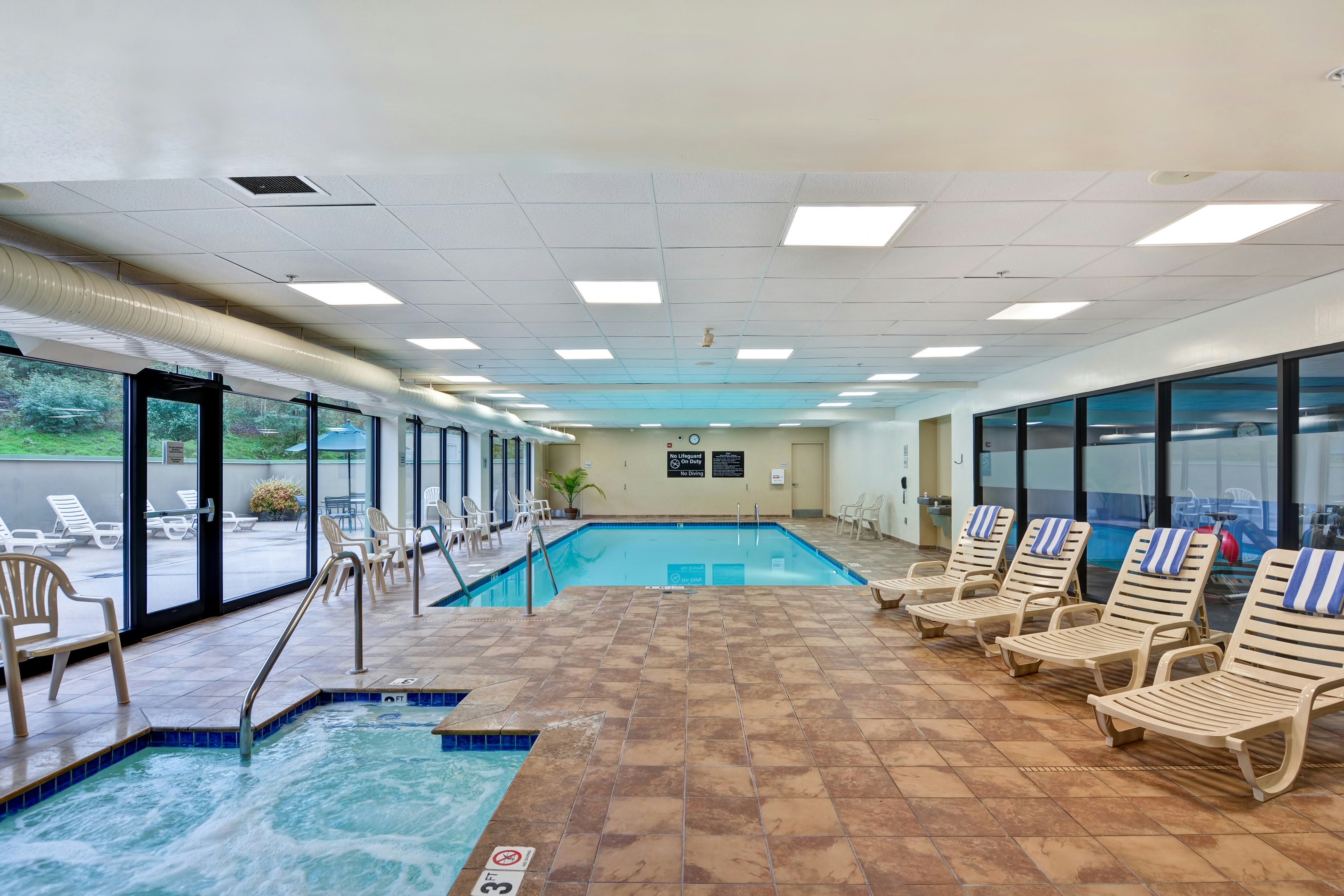 Hampton Inn and Suites Wilkes-Barre Scranton 8/34