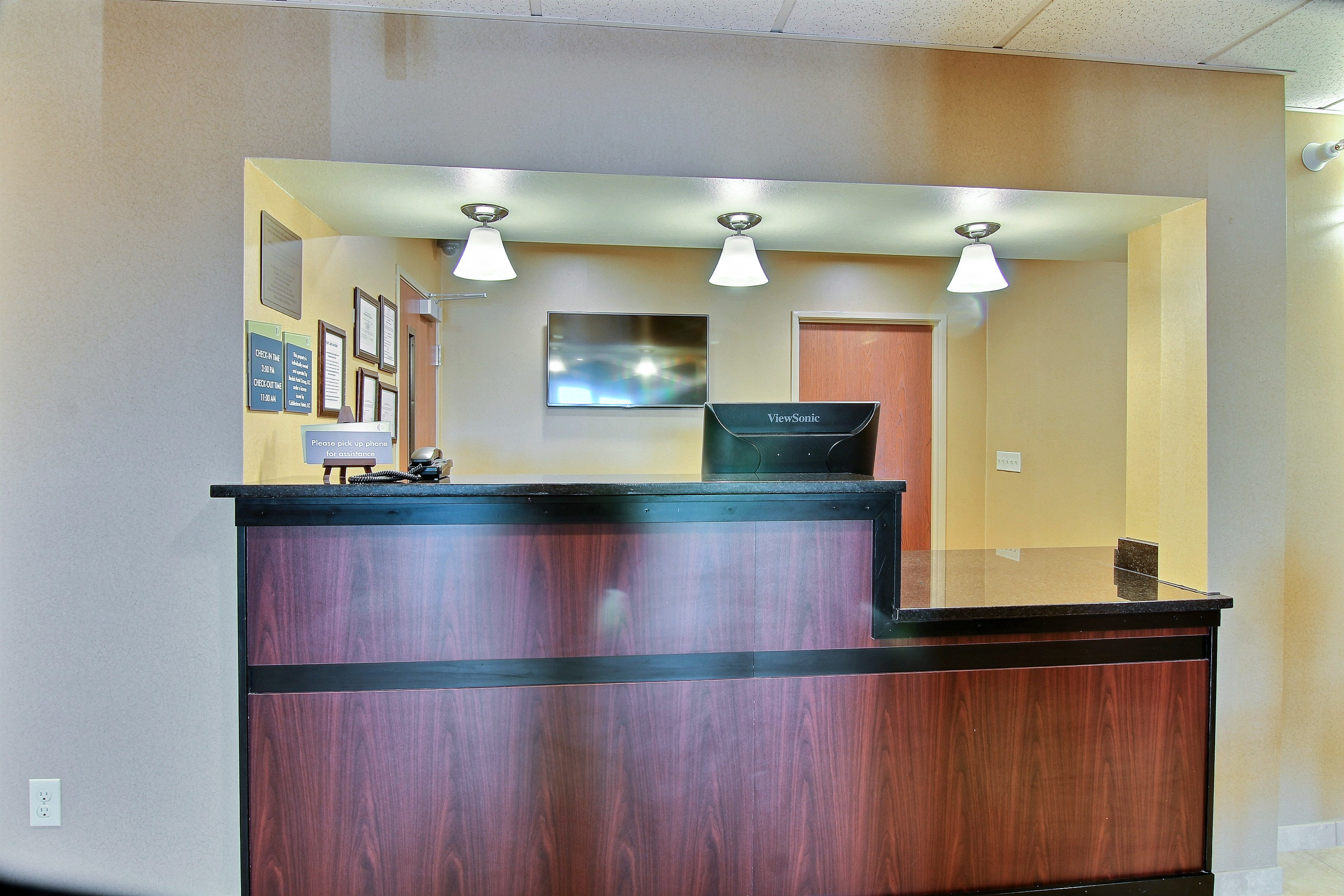 Cobblestone Hotel & Suites - Beulah 6/62