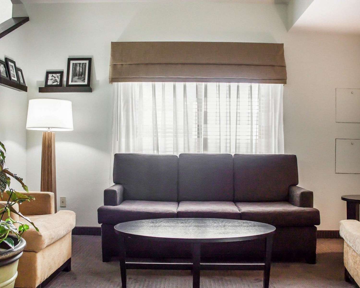 Boise Airport Hotel 14/22