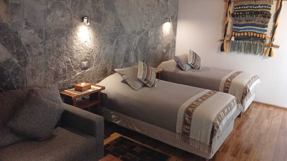 Lodge Quelana 12/50