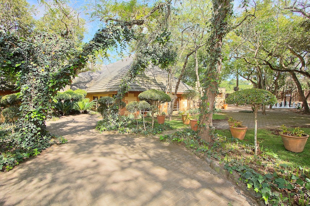 Kruger Adventure Lodge 30/40