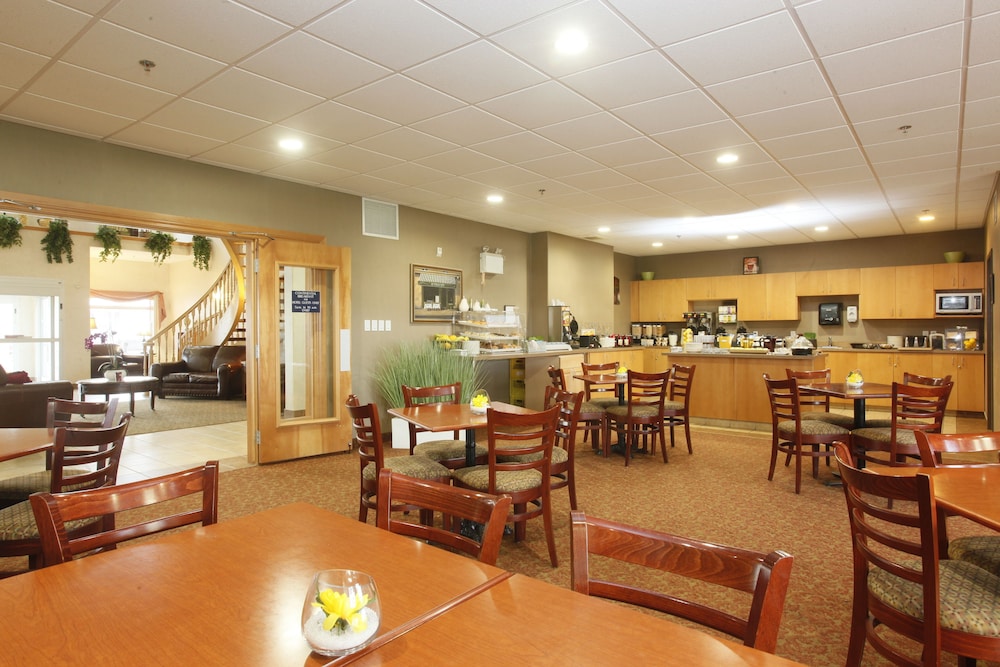 Stonebridge Hotel Dawson Creek 36/48