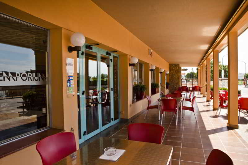 Emporium Hotel 30/42