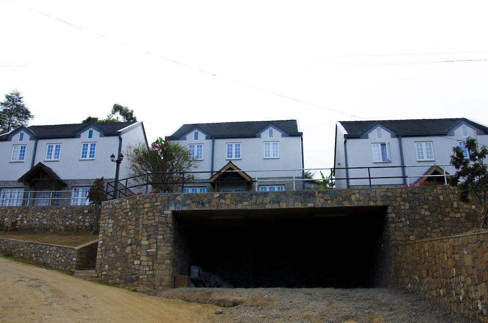 Scottish Cottages By Fairway 40/50