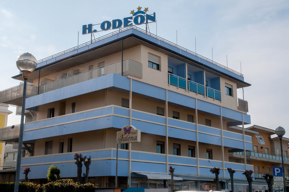 Hotel Odeon 2/48