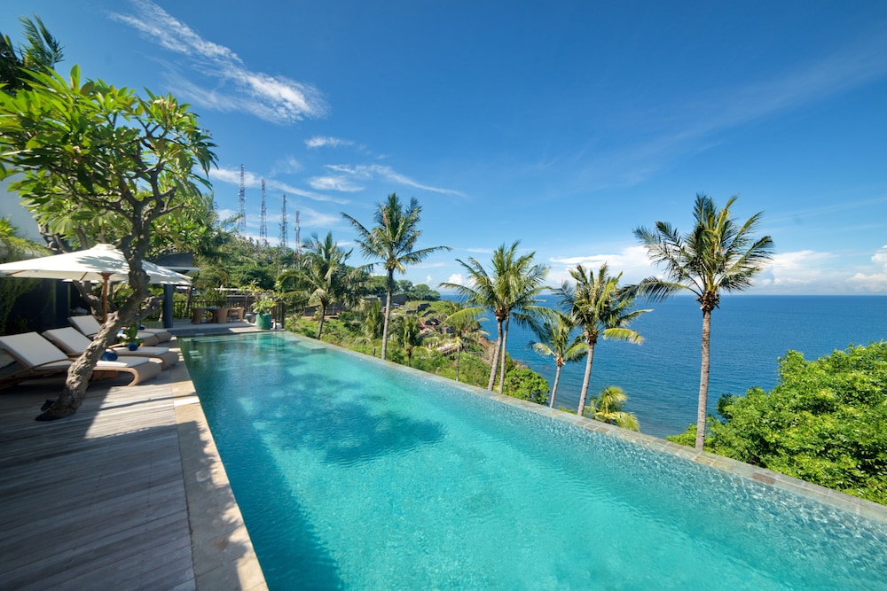 Malimbu Cliff Villa 52/56