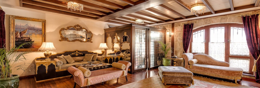 Tuvana Hotel 47/71