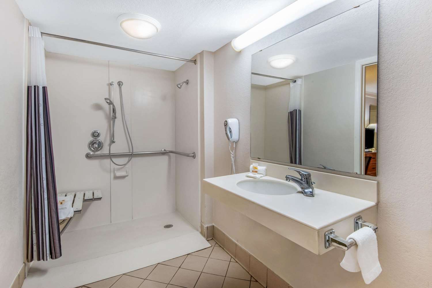 La Quinta Inn By Wyndham IH-10 West San Antonio TX 52/52