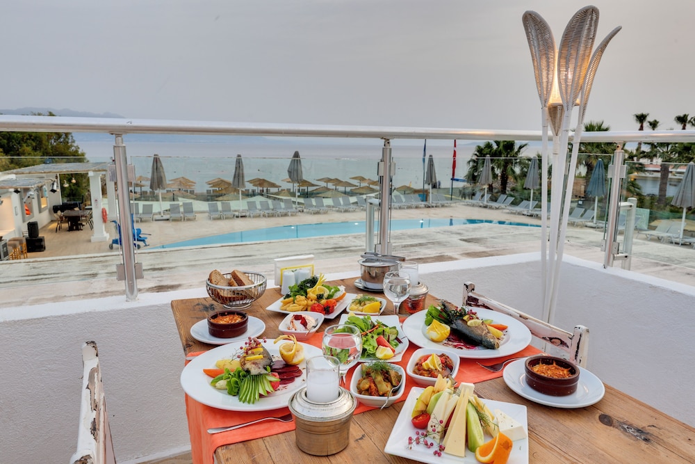 Charm Beach Hotel - All Inclusive 101/115