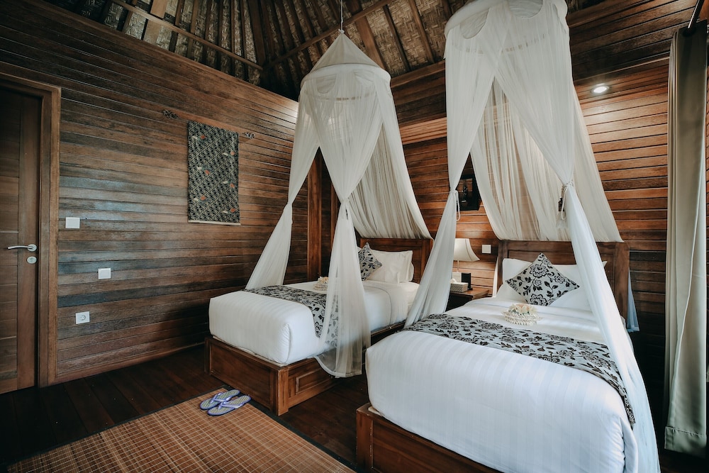 Bale Gede Lembongan 30/57