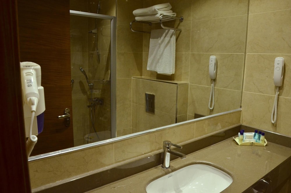 ADRANOS HOTEL 59/62