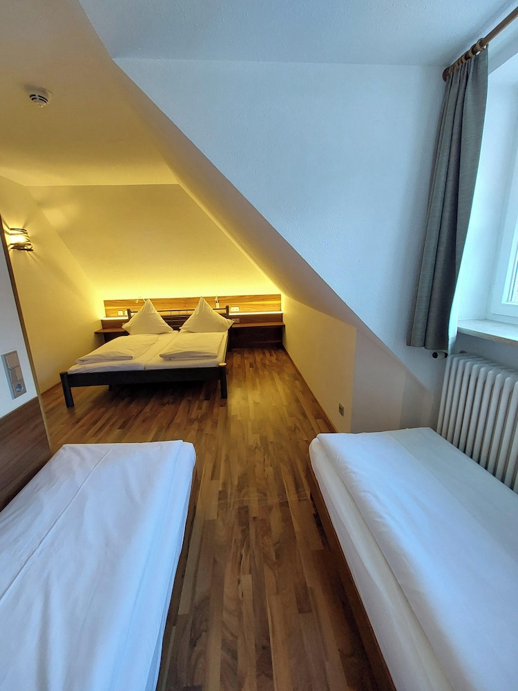 HOTEL MULLER 12/34