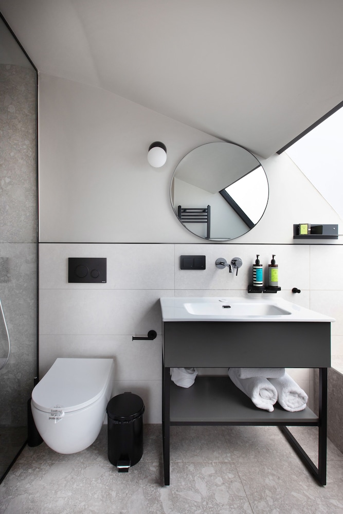 Noa Hotel 65/66