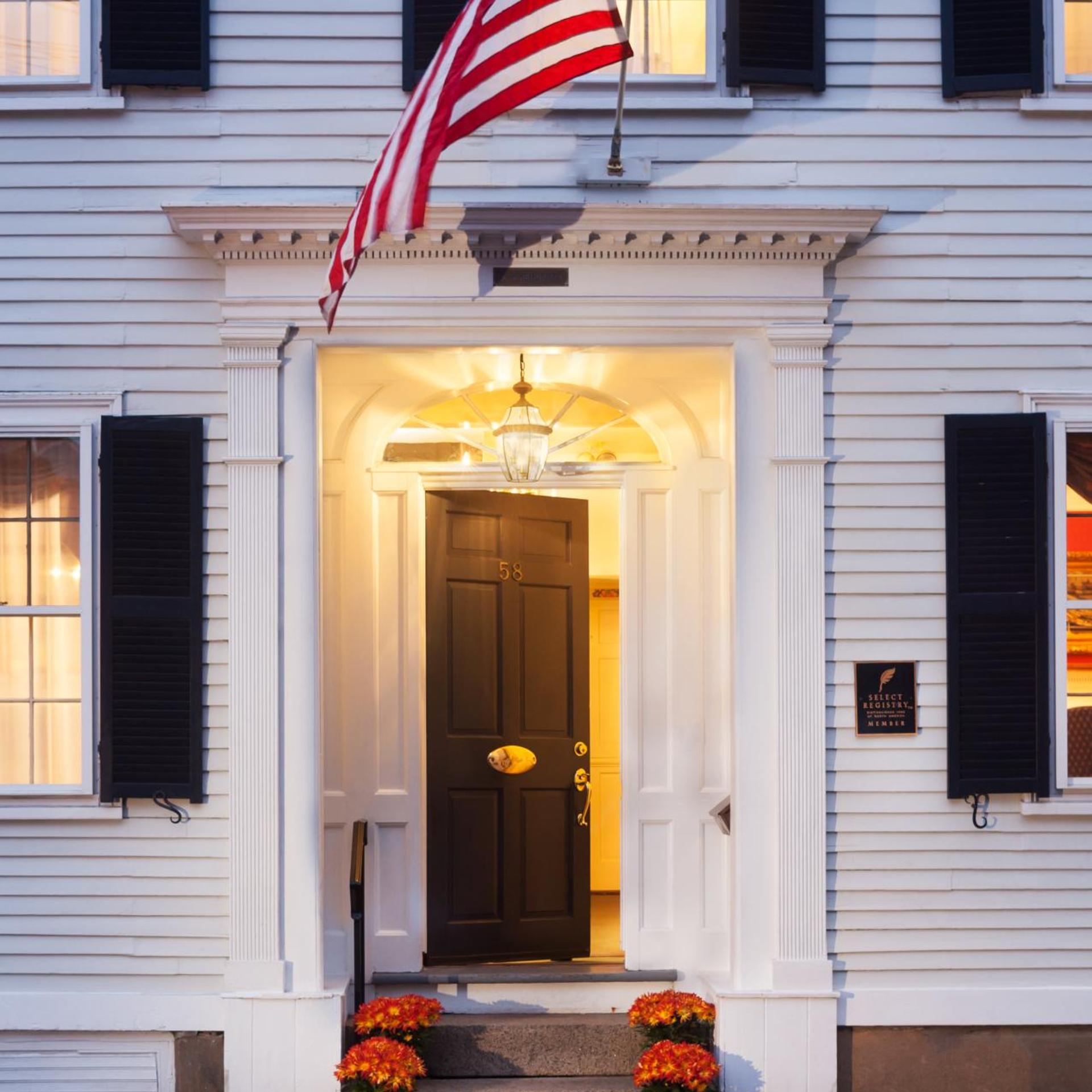Harbor Light Inn 1/39