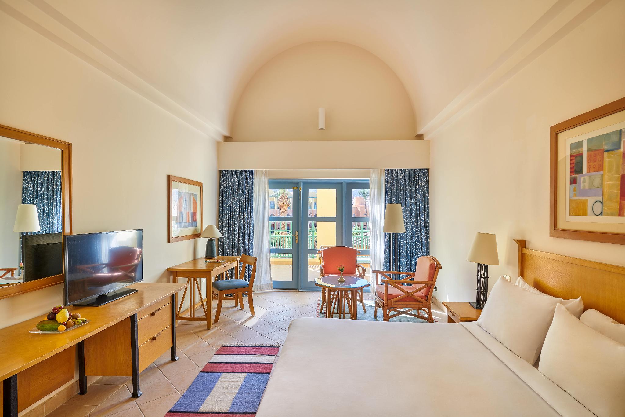 Standard, King Bed, Queen Bed, Garden View