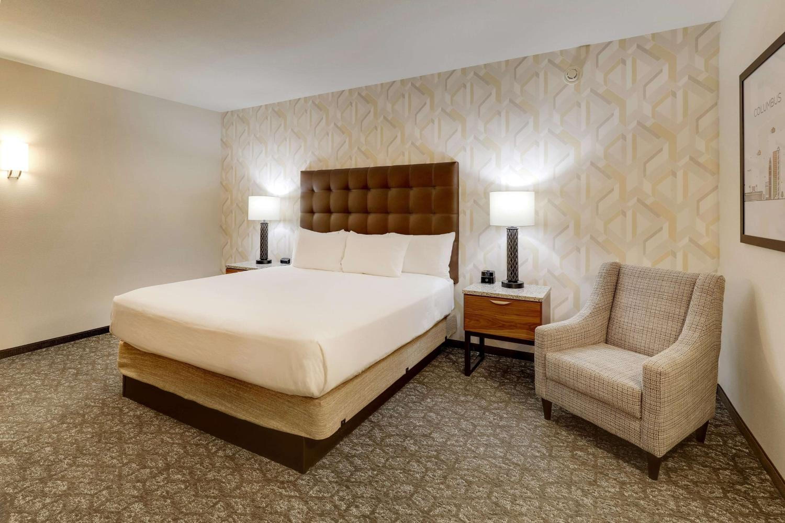 Suite, King Bed, Sofa