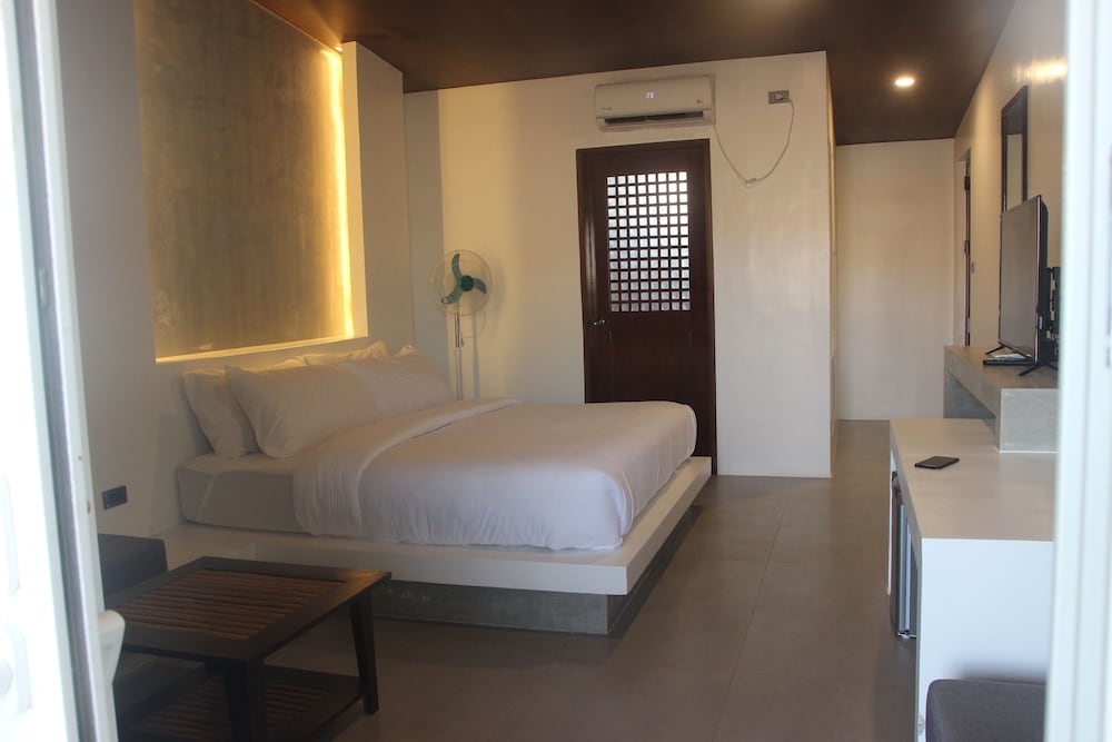 Amihan Resort 18/65