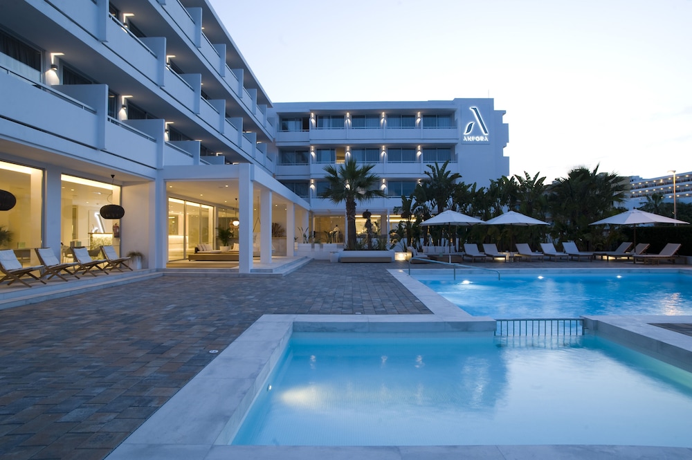 Hotel Anfora Ibiza in SANTA EULALIA DEL RIO