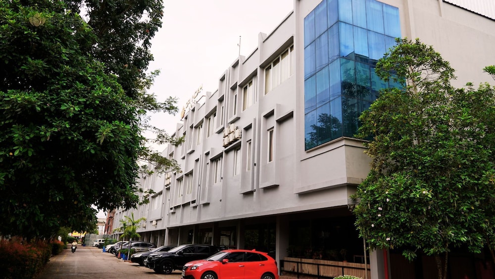 Opi Indah Hotel 4/52