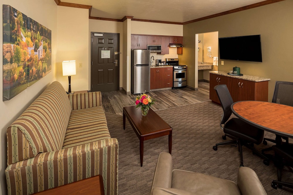 Kress Inn Ascend Hotel Collection 33/54