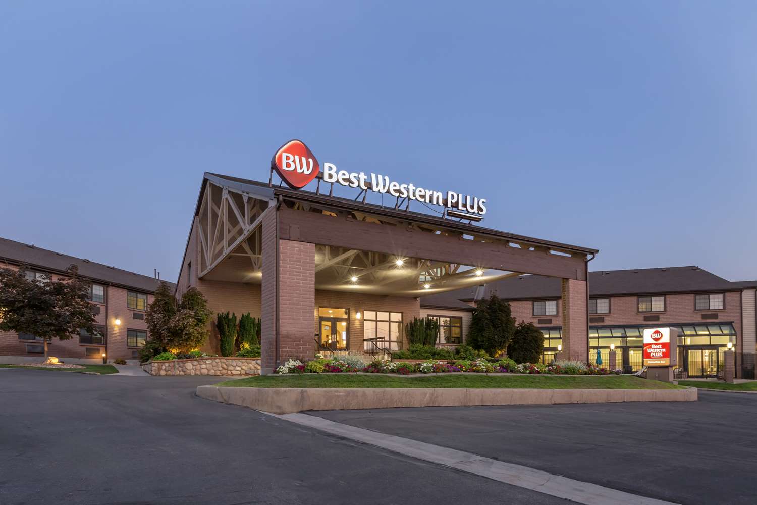 Best Western Plus Cottontree Inn 1/20