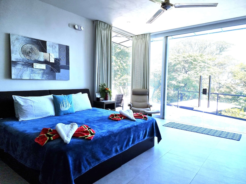 Pool, Ocean, Jungle, Suite, King Bed