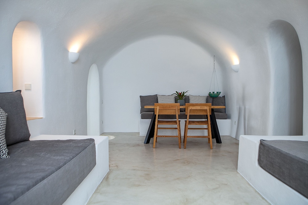 Radiant Santorini 21/45
