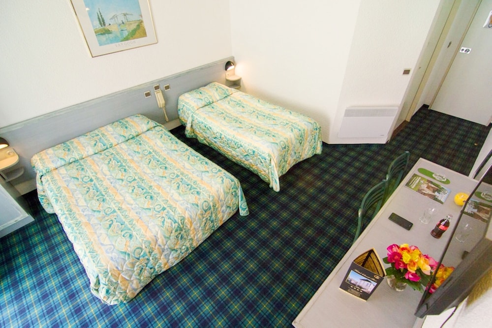 Hotel Christ Roi 15/64