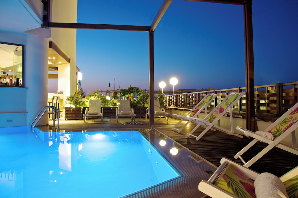 Steris Elegant Beach Hotel 42/70