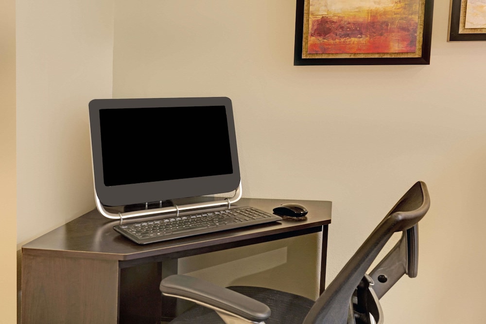Super 8 by Wyndham Windsor 26/29