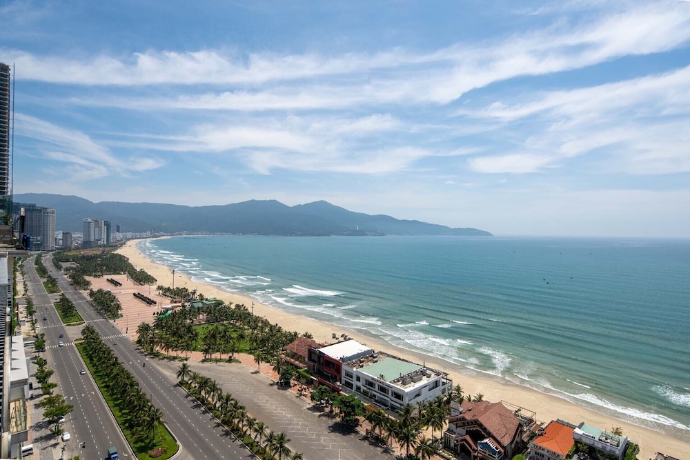 Paris Deli Danang Beach Hotel 73/80