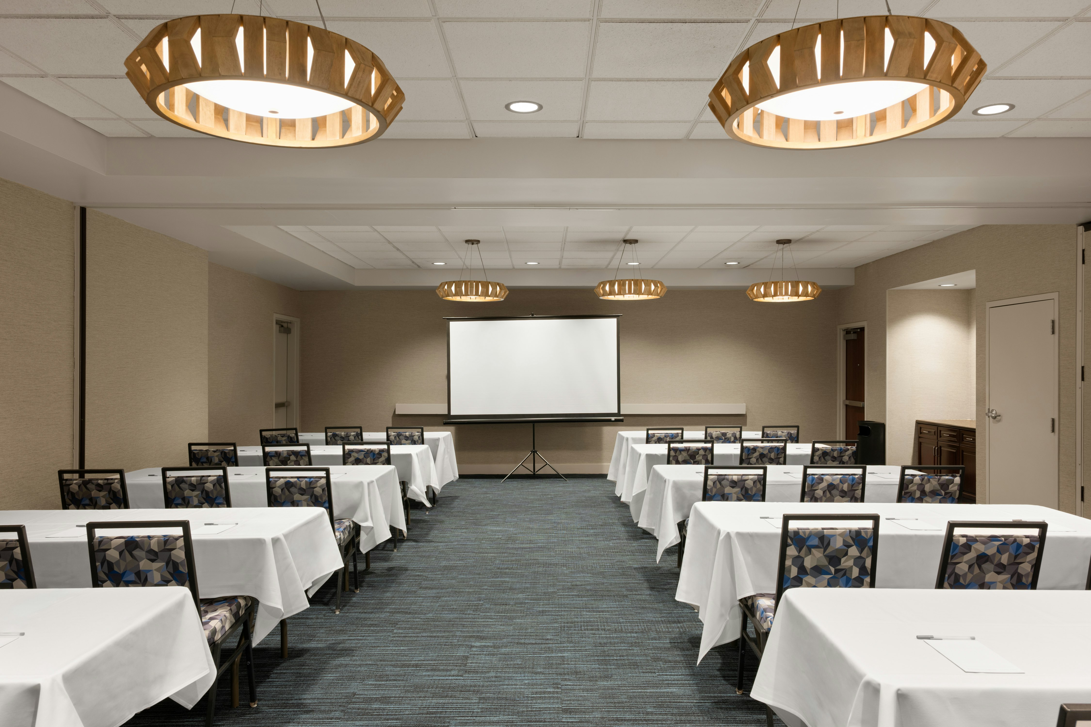 Hampton Inn & Suites Sacramento-Airport-Natomas 40/53